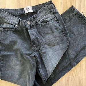 BDG Dipped V Wide Leg